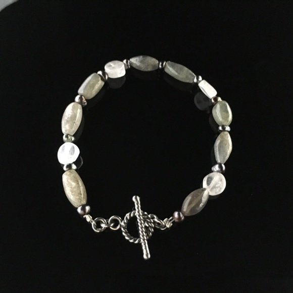 Versatile polished stone bracelet - Picture 2 of 4